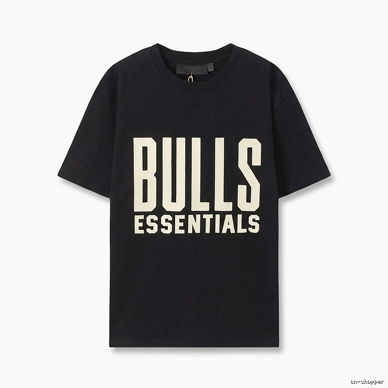 ESSENTIALS Bulls-style black T-shirt