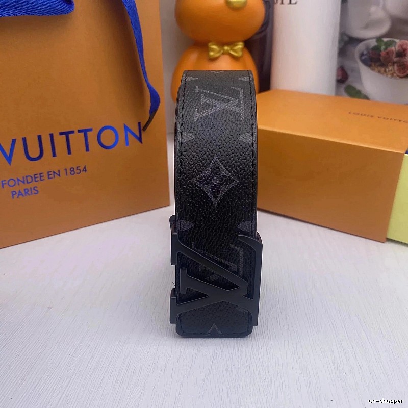 Louis Vuitton Gift-Ready Presentation Monogram Belt Streetwear Look
