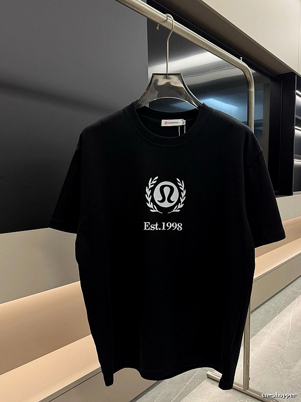 lululemon Casual Printed Black Short Sleeve T-shirt