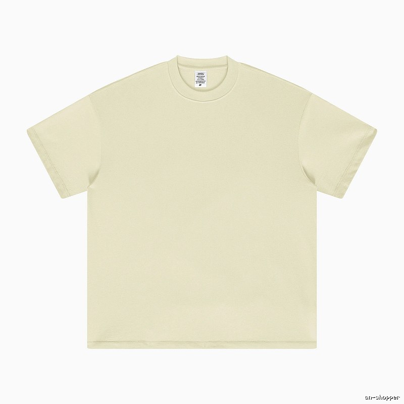 Patterned Plain white T-shirt Minimal White Short with Polished Detail