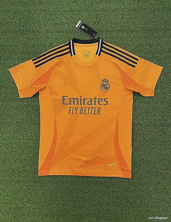 Real Madrid Casual Home soccer jersey White Real Madrid for Streetwear Looks
