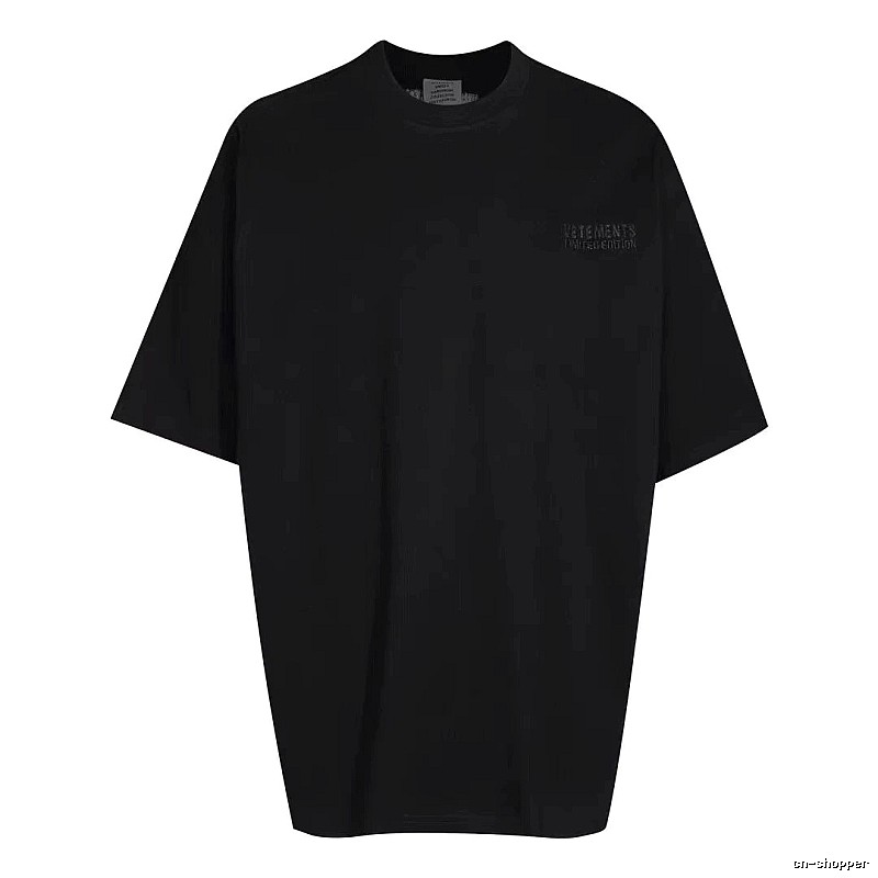 Relaxed Statement graphic T-shirt Black Colorful Lucky with Versatile Design