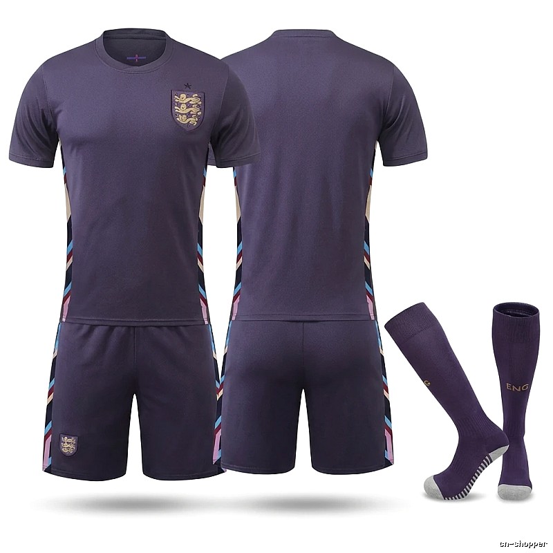The purple jersey of the England series with a trendy style.