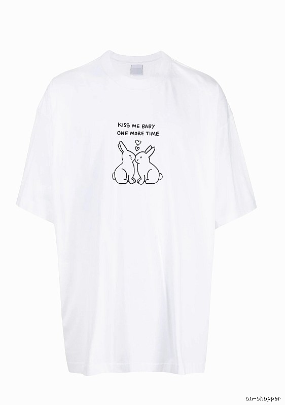 Urban Statement graphic T-shirt Black Colorful Lucky with Casual Appeal